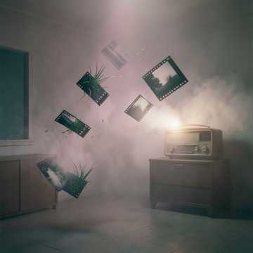 负片里的草