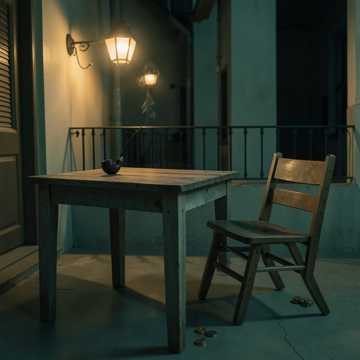 烟斗与空椅子