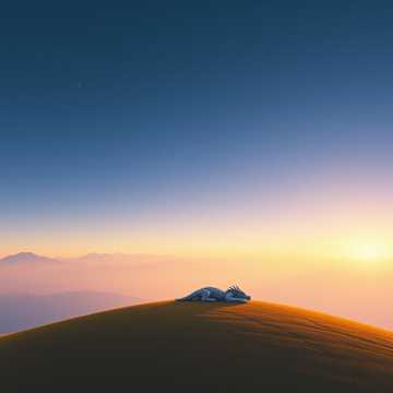 躺在光年外的金色山丘