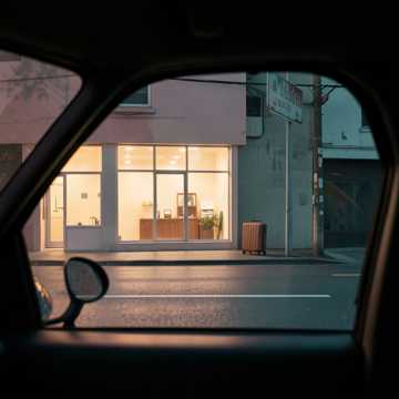 玻璃窗外的风