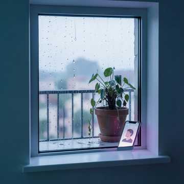 雨声滴答在窗沿