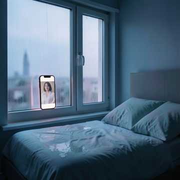 雨声碎在窗台