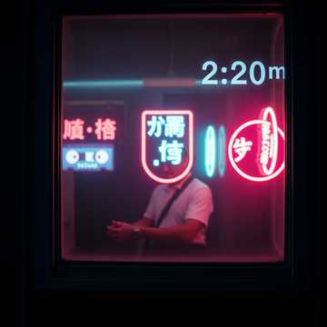 泡面雾气里的少年