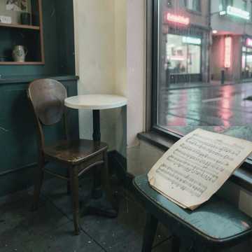 琴键上的旧雨