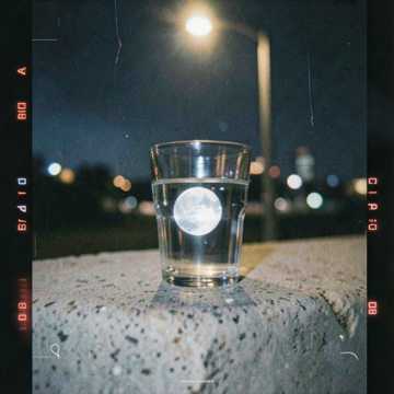 月光洒在酒杯里-版本2