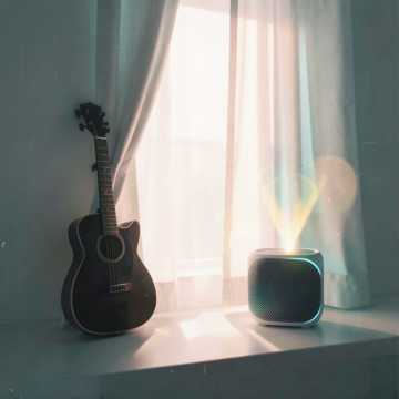 窗帘上逃走的阳光-版本2