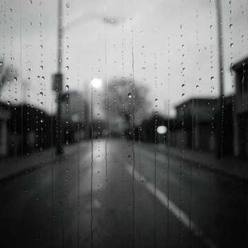 黑雨回声