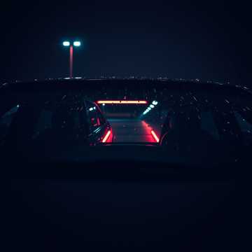 雨后停车场