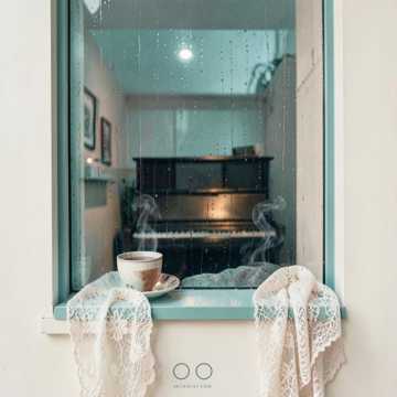 Black Tea Window