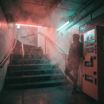 别在我面前抽烟