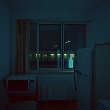 空冰箱的嗡鸣