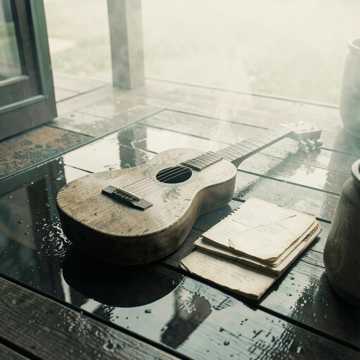 木吉他檐下雨