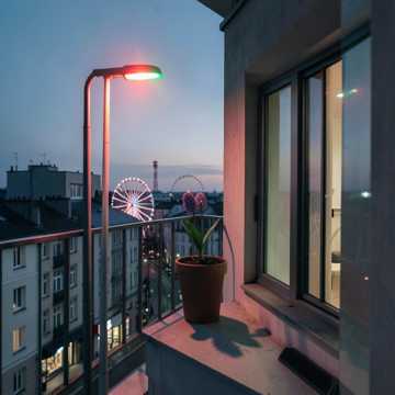 《路灯困在红绿灯》