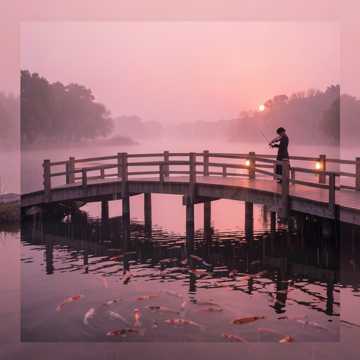 红雨瓢泼