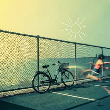 逆光奔跑的夏天